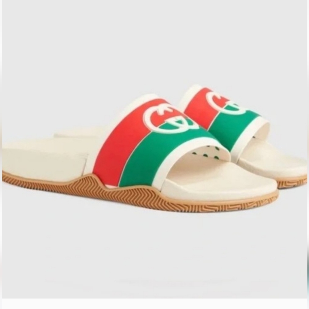 Gucci Interlocking GG Logo Rubber slides 40
